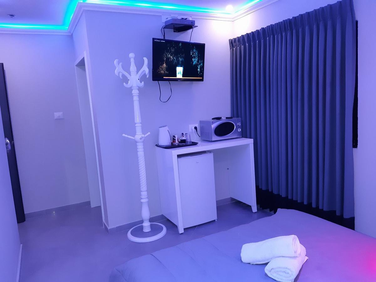 Spat Business Holon Buitenkant foto