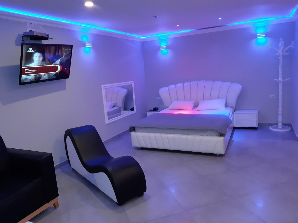 Spat Business Holon Buitenkant foto